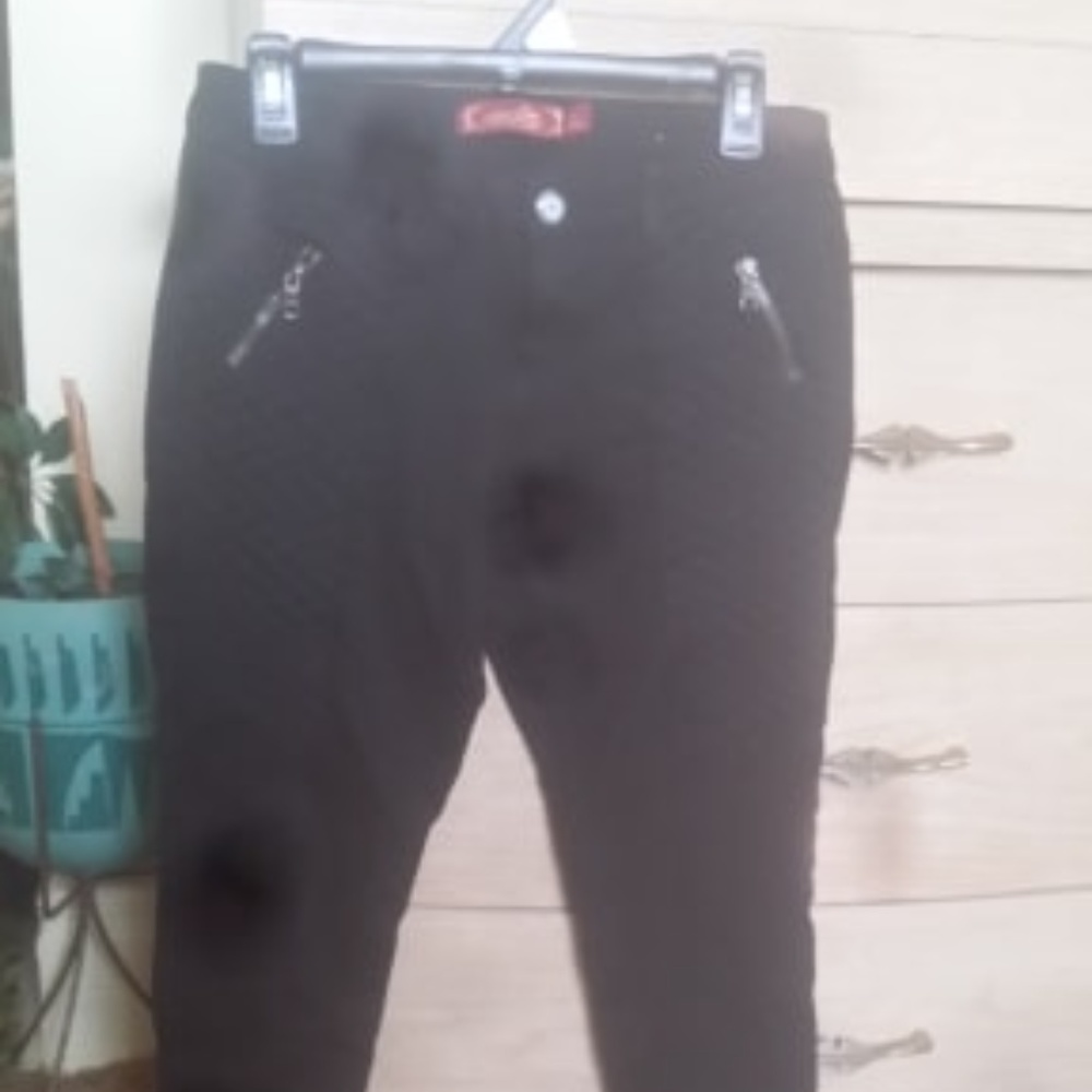 Black Zipper Jeans w/ Leg Detail